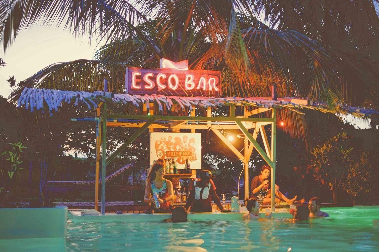 Mozambeat Motel Tofo Exterior photo