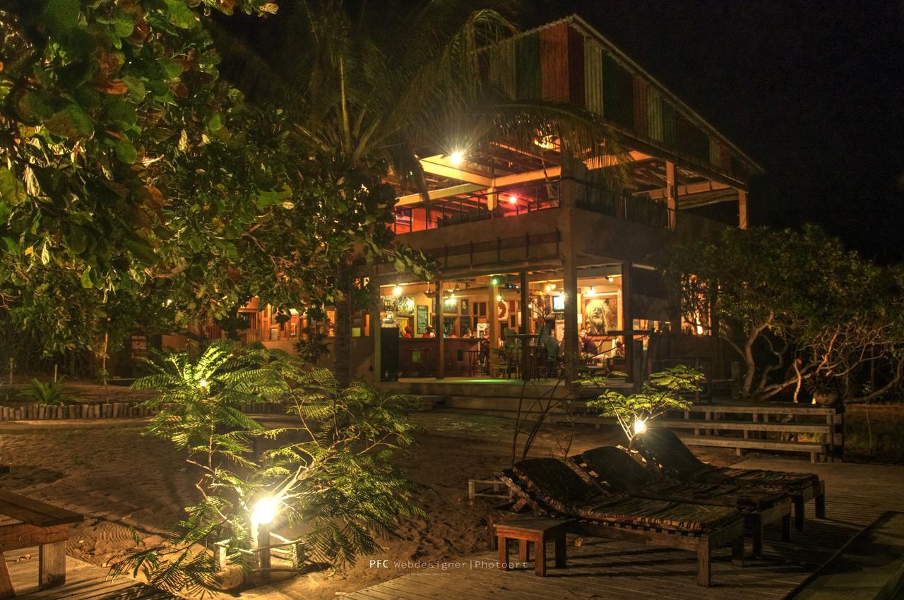 Mozambeat Motel Tofo Exterior photo